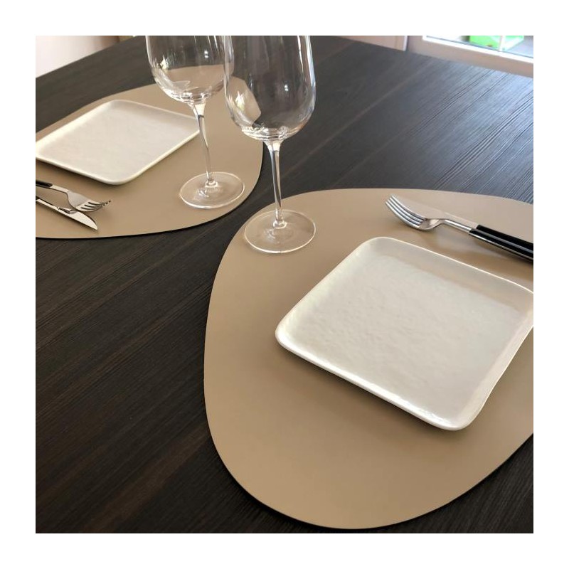 set-cuir-restaurant-beige