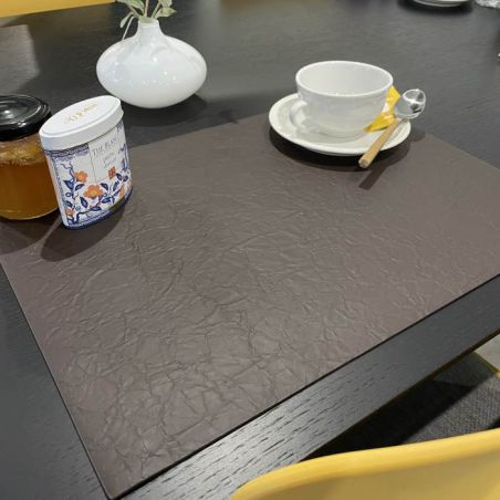 CREPE - Set de table effet cuir froissé en plastique recyclé