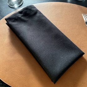 serviette-table-restaurant-noire-sans-repassage